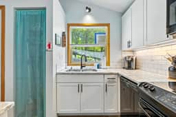 Spruce Getaway - Image 3