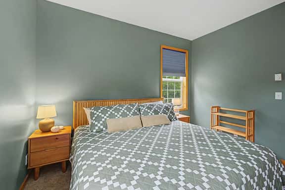 Cozy Cabin - Image 1