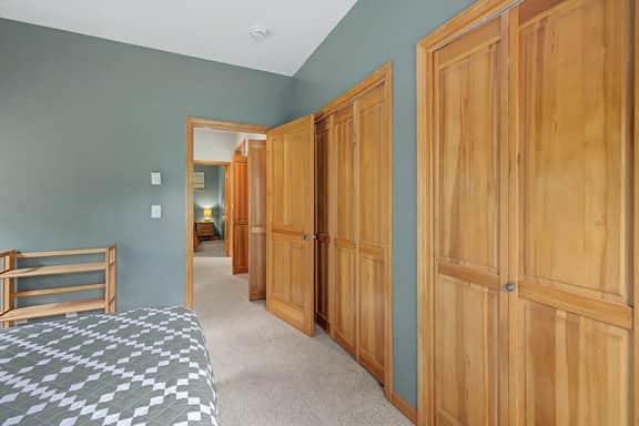 Cozy Cabin - Image 2